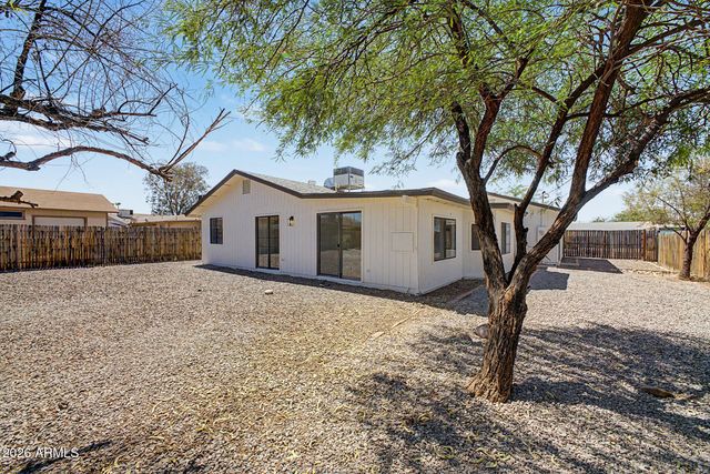 562 E HONDO Avenue, Apache Junction, AZ 85119
