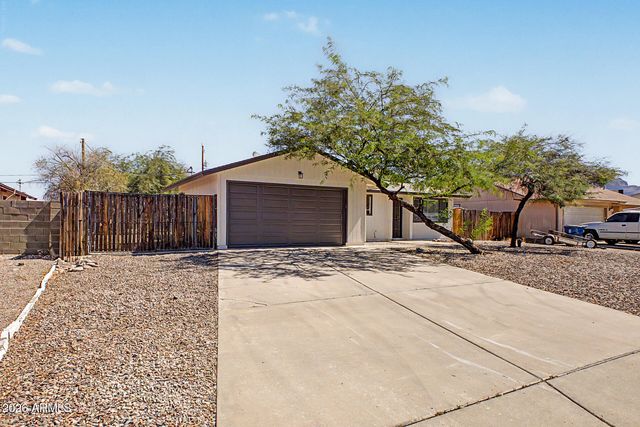 562 E HONDO Avenue, Apache Junction, AZ 85119
