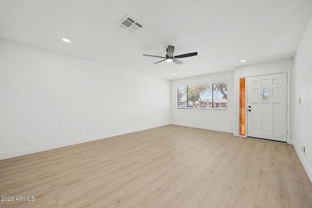 562 E HONDO Avenue, Apache Junction, AZ 85119