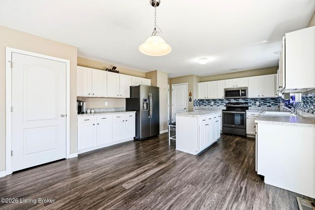 6061 Edgemont Way, Shelbyville, KY 40065