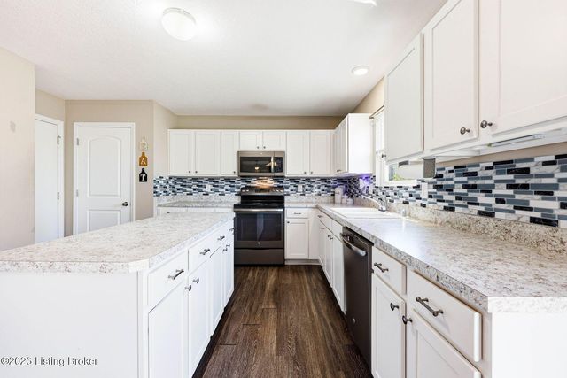 6061 Edgemont Way, Shelbyville, KY 40065