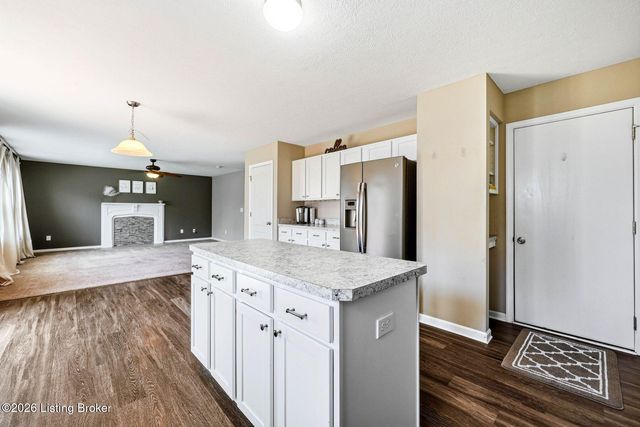 6061 Edgemont Way, Shelbyville, KY 40065