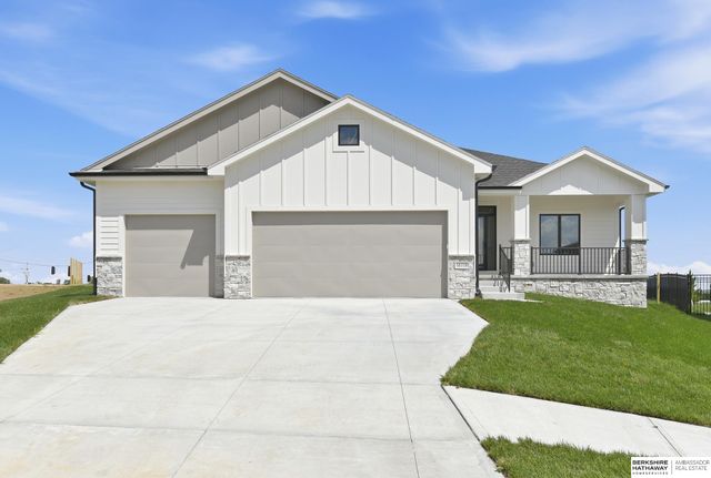 16718 Mormon Street, Bennington, NE 68007