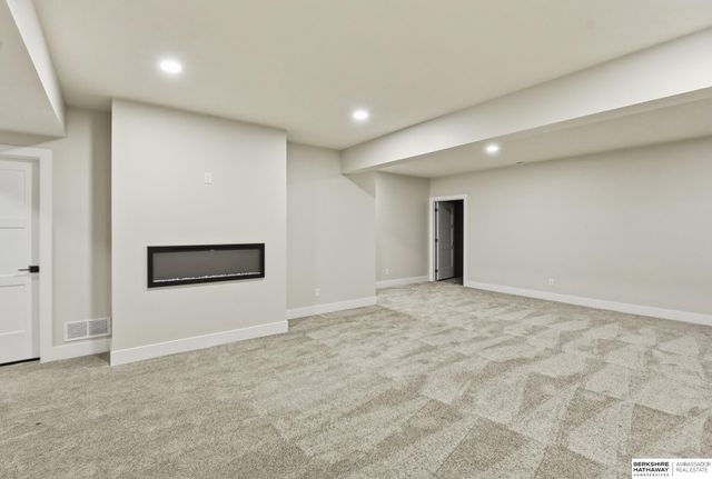 16718 Mormon Street, Bennington, NE 68007