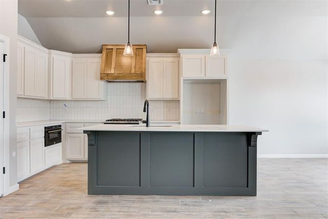 12429 Dolche Vita Drive, Oklahoma City, OK 73099