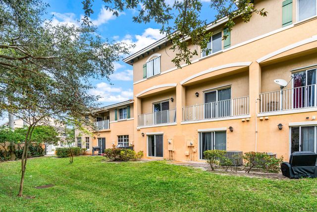 1859 NE 5th Street, Boynton Beach, FL 33435