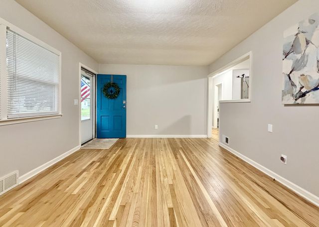 1206 N 20TH Street, Council Bluffs, IA 51501