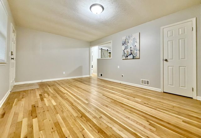 1206 N 20TH Street, Council Bluffs, IA 51501