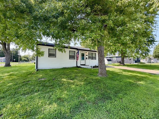 1206 N 20TH Street, Council Bluffs, IA 51501
