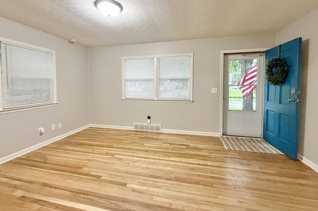 1206 N 20TH Street, Council Bluffs, IA 51501