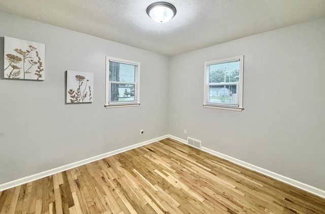 1206 N 20TH Street, Council Bluffs, IA 51501