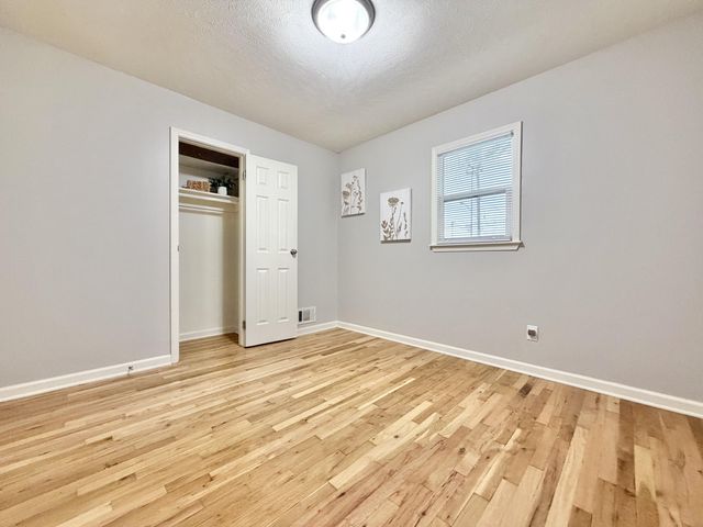1206 N 20TH Street, Council Bluffs, IA 51501