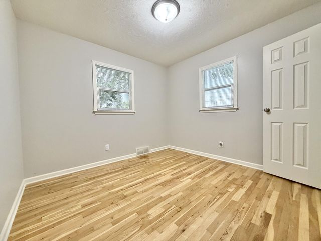 1206 N 20TH Street, Council Bluffs, IA 51501