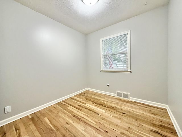 1206 N 20TH Street, Council Bluffs, IA 51501