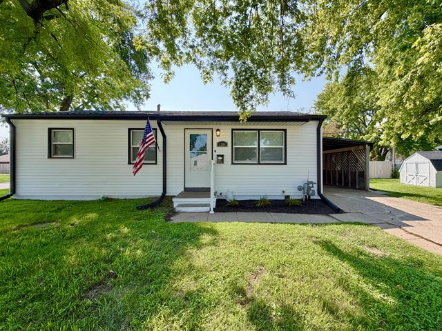 1206 N 20TH Street, Council Bluffs, IA 51501