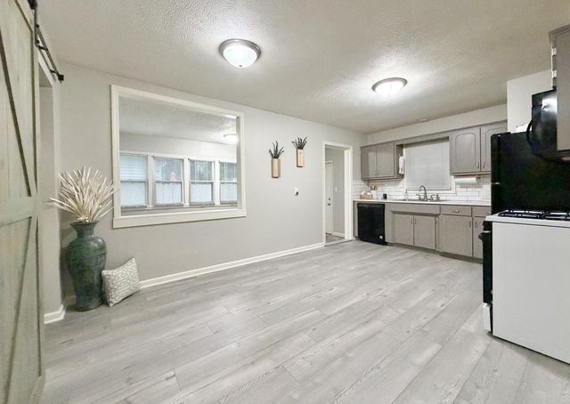 1206 N 20TH Street, Council Bluffs, IA 51501