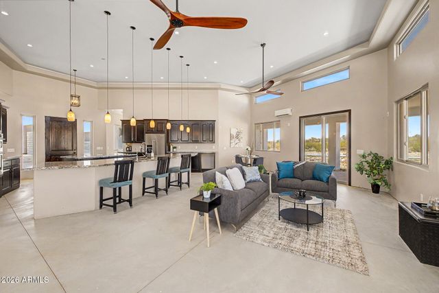 11853 W CRUISER Lane, Casa Grande, AZ 85194