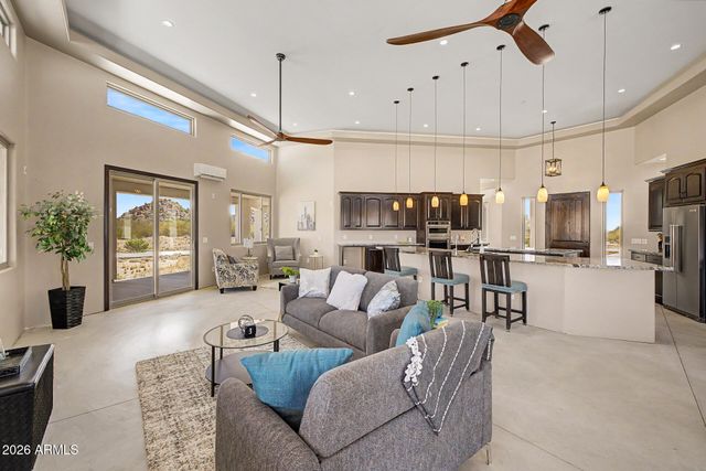 11853 W CRUISER Lane, Casa Grande, AZ 85194