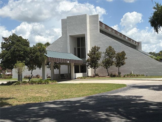 137 JACARANDA DRIVE, Leesburg, FL 34748