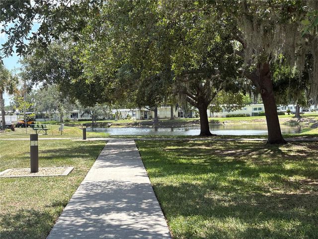 137 JACARANDA DRIVE, Leesburg, FL 34748