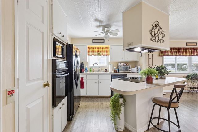 137 JACARANDA DRIVE, Leesburg, FL 34748