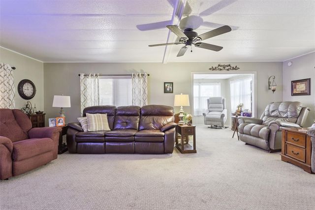 137 JACARANDA DRIVE, Leesburg, FL 34748