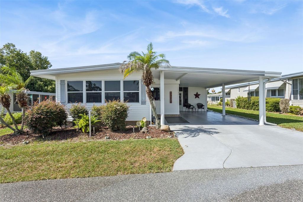 137 JACARANDA DRIVE, Leesburg, FL 34748
