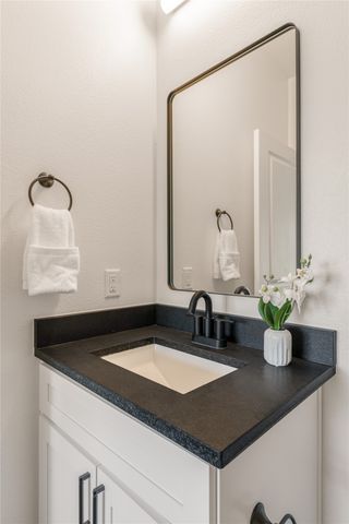 13325 Bee Street 104, Farmers Branch, TX 75234