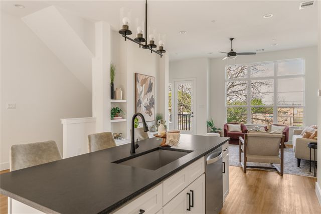 13325 Bee Street 104, Farmers Branch, TX 75234