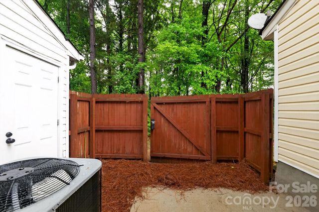 6762 Cypress Tree Lane, Charlotte, NC 28215