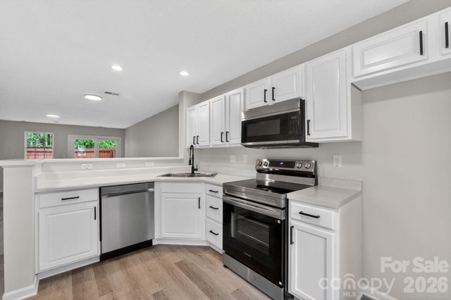 6762 Cypress Tree Lane, Charlotte, NC 28215