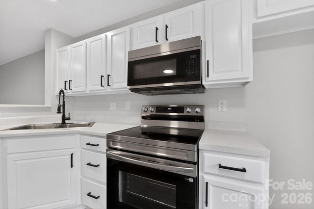 6762 Cypress Tree Lane, Charlotte, NC 28215