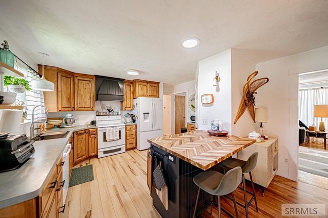 395 Redwood Drive, Idaho Falls, ID 83401