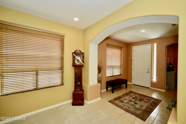 733 W Shadow Wood Street, Green Valley, AZ 85614