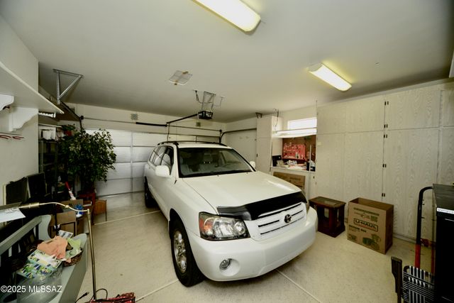 733 W Shadow Wood Street, Green Valley, AZ 85614