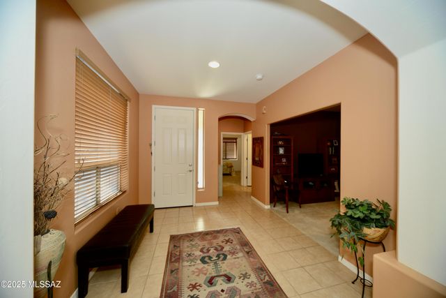 733 W Shadow Wood Street, Green Valley, AZ 85614