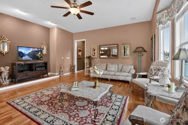 23915 NE Adiar Road, Redmond, WA 98053