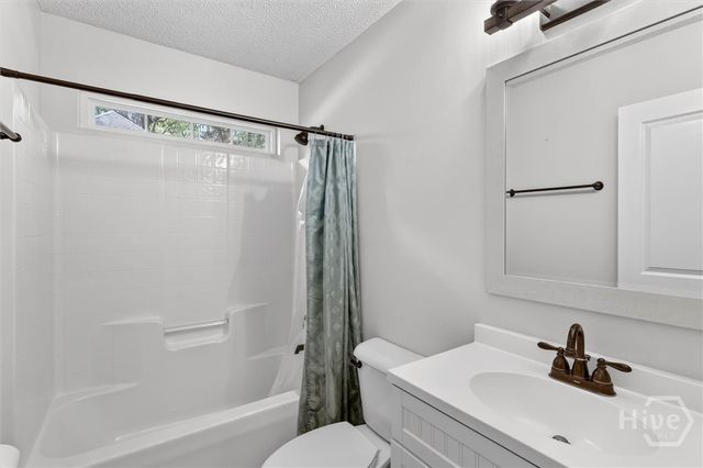 401 Laurenburg Drive, Richmond Hill, GA 31324