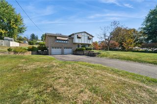 1722 Arona Rd, Irwin, PA 15642