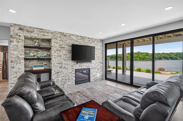 4815 Castle Point, Panora, IA 50216