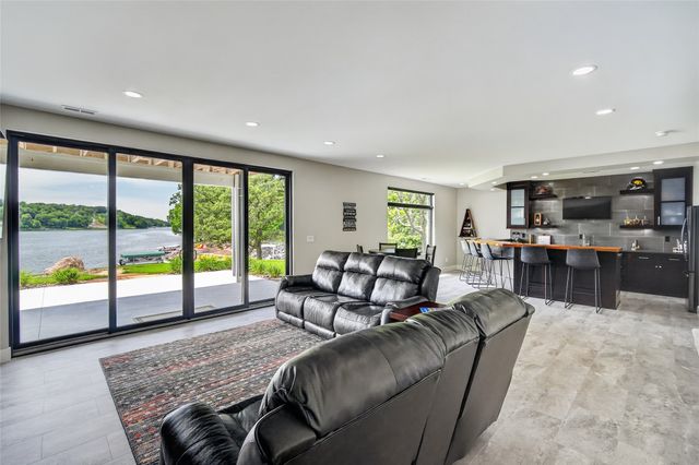 4815 Castle Point, Panora, IA 50216