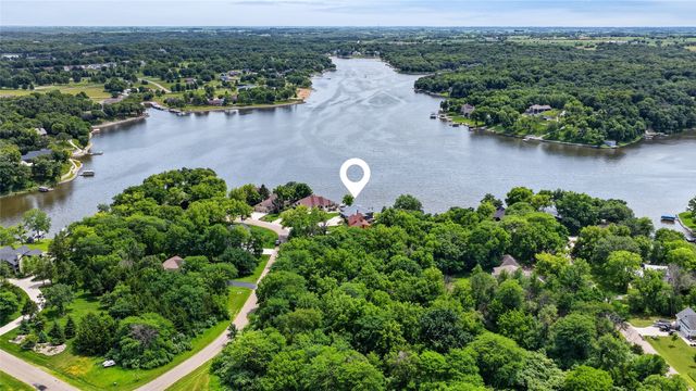 4815 Castle Point, Panora, IA 50216