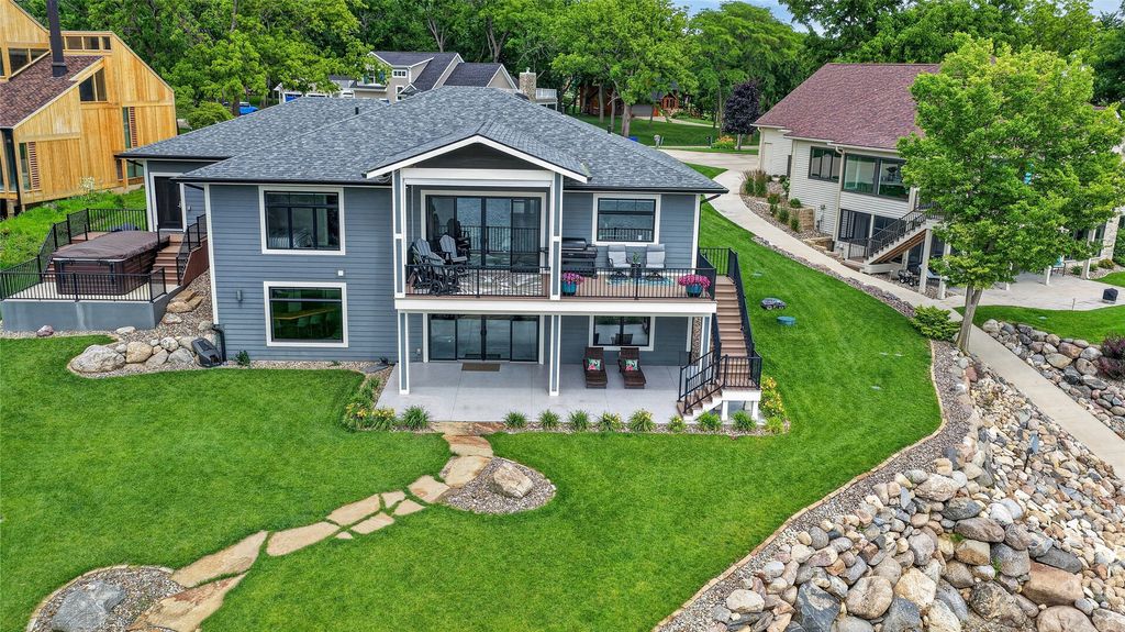 4815 Castle Point, Panora, IA 50216
