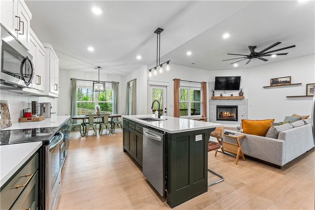 3 Yardley Circle, Bella Vista, AR 72714