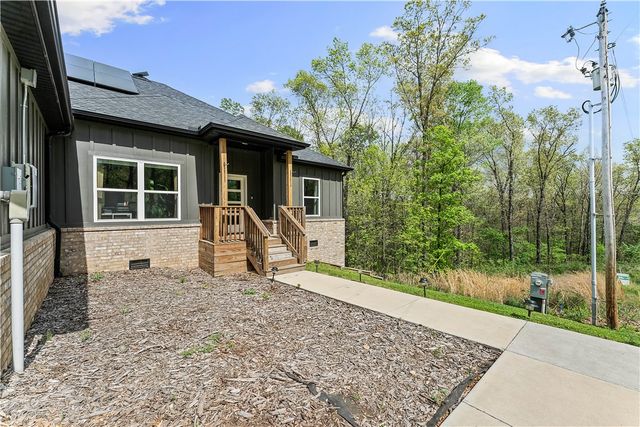 3 Yardley Circle, Bella Vista, AR 72714