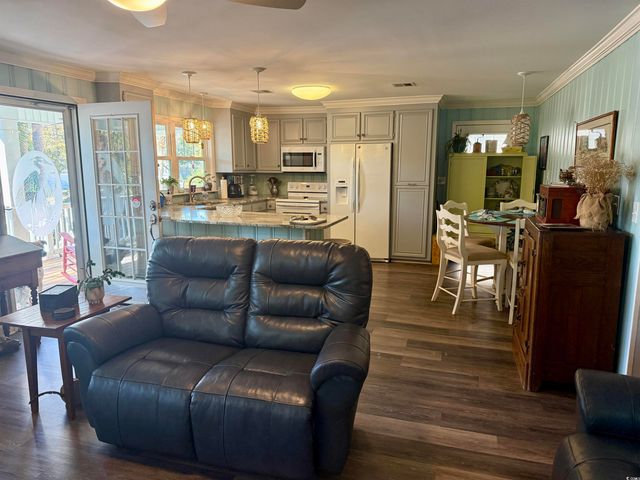 512 16th Ave. N, Surfside Beach, SC 29575