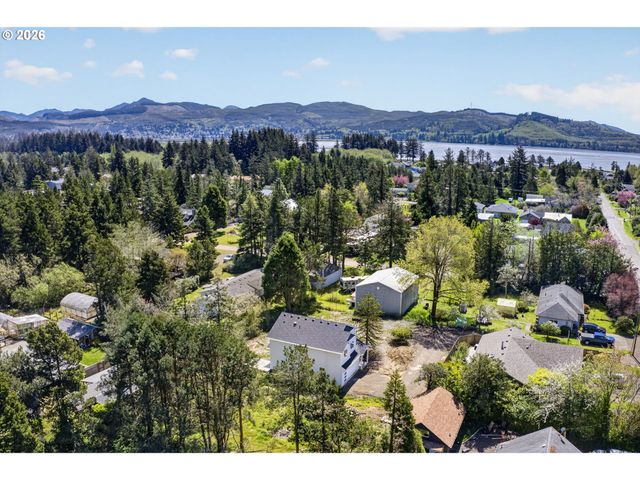 35233 Bayside Gardens Rd, Nehalem, OR 97131