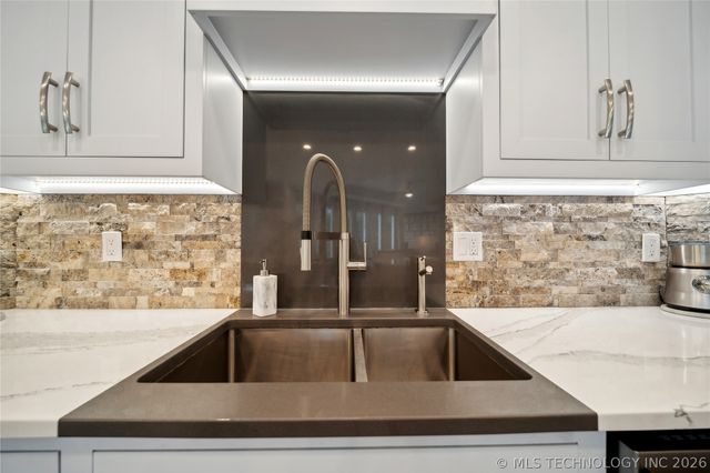 9433 S 282nd East Avenue, Broken Arrow, OK 74014