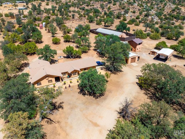 19211 Walker Basin Road, Caliente, CA 93518