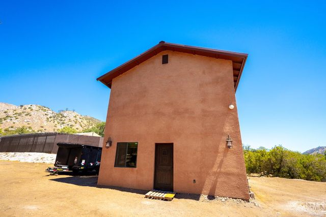 19211 Walker Basin Road, Caliente, CA 93518